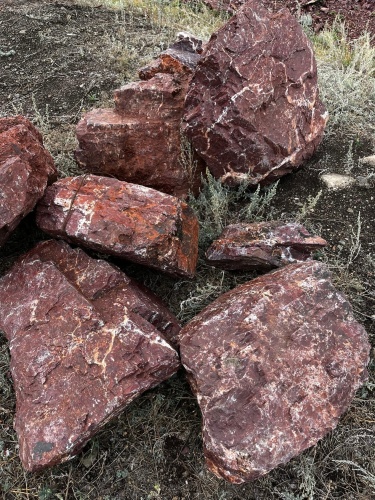 Ландшафтные глыбы красно-фиолетовые 200-1000 килограмм купить в Липецкой области
