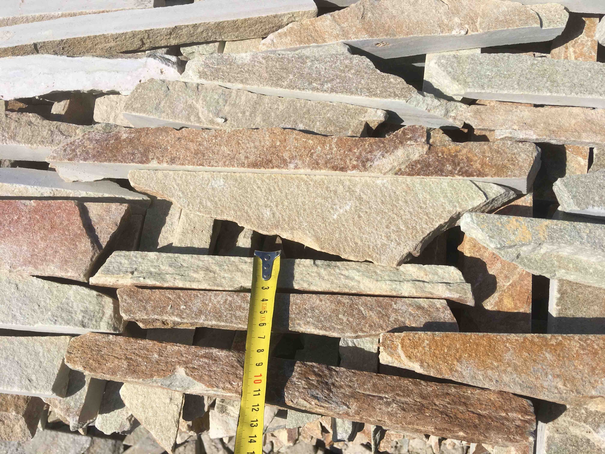 Горбушка златолит золотистый для облицовки купить в Липецкой области