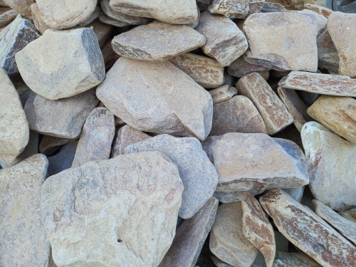 Златолит жёлтый, жёлто-зелёный глыбки и валуны для ланшафтного дизайна купить в Липецкой области