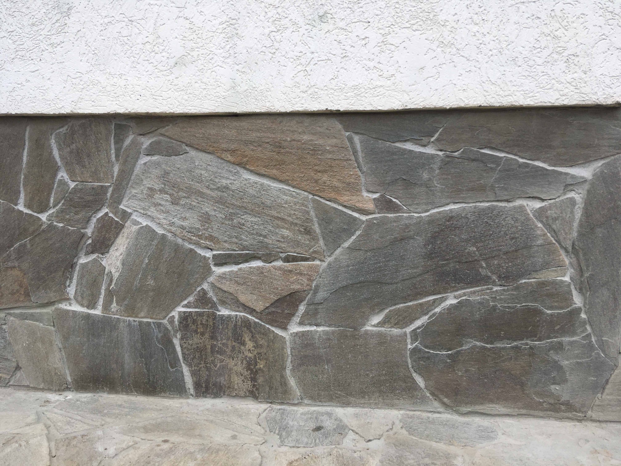 Плитняк златолит Уральский для цоколя, отмостки купить в Липецкой области