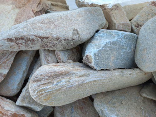 Златолит жёлтый, жёлто-зелёный глыбки и валуны для ланшафтного дизайна купить в Липецкой области