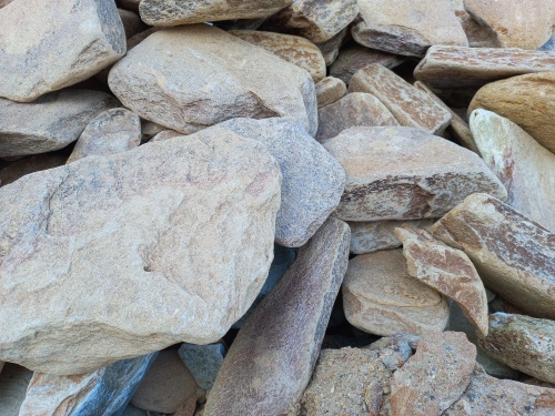 Златолит жёлтый, жёлто-зелёный глыбки и валуны для ланшафтного дизайна купить в Липецкой области