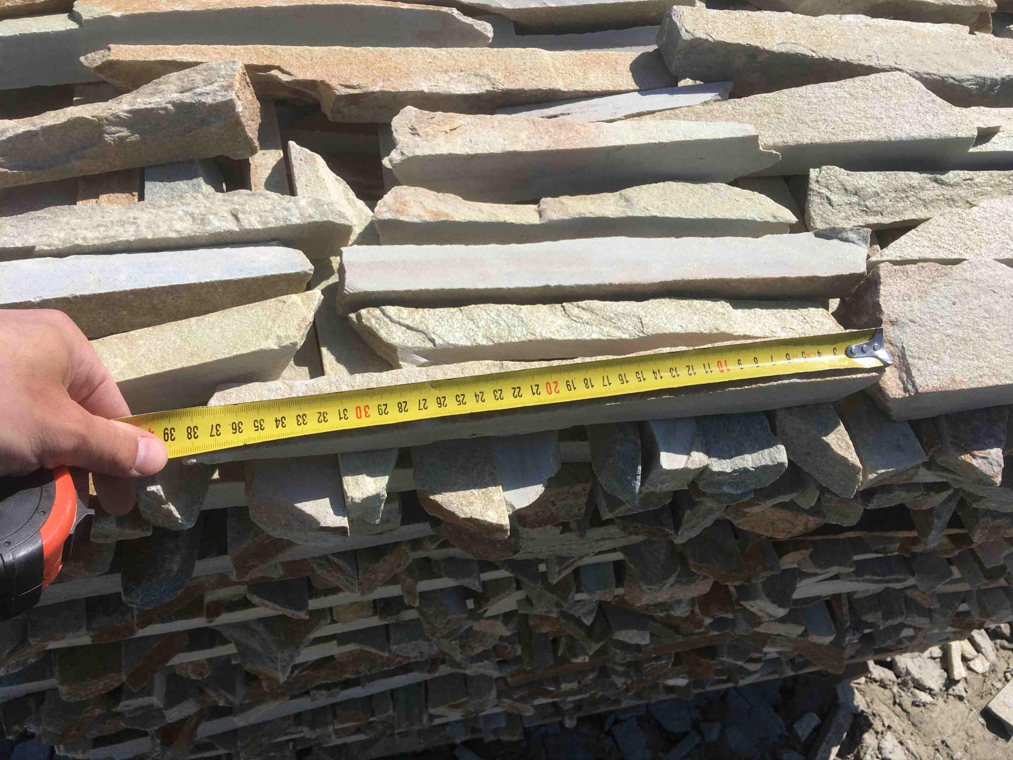 Горбушка златолит золотистый для облицовки купить в Липецкой области