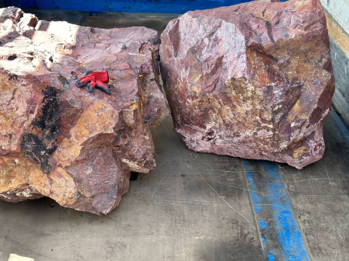 Ландшафтные глыбы красно-фиолетовые 200-1000 килограмм купить в Липецкой области