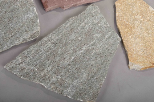 Плитняк златолит Уральский для цоколя, отмостки купить в Липецкой области