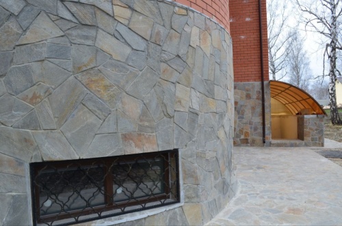 Плитняк златолит Уральский для цоколя, отмостки купить в Липецкой области